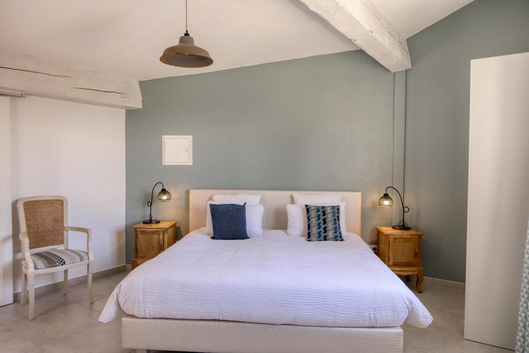 Le Hameau Fleur De Pierres , Chambre , Gite Et Table D'Hotes Murs  Bagian luar foto