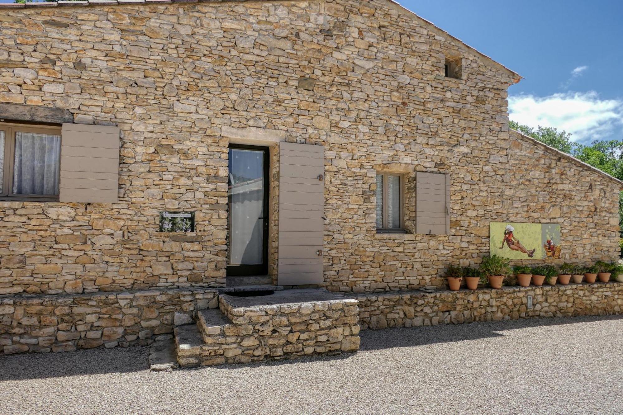 Le Hameau Fleur De Pierres , Chambre , Gite Et Table D'Hotes Murs  Bagian luar foto