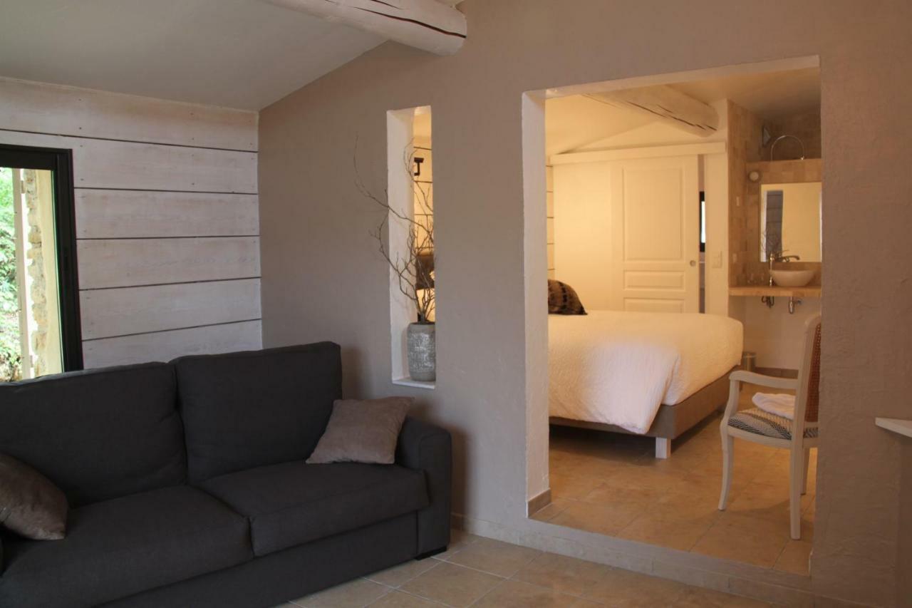 Le Hameau Fleur De Pierres , Chambre , Gite Et Table D'Hotes Murs  Bagian luar foto